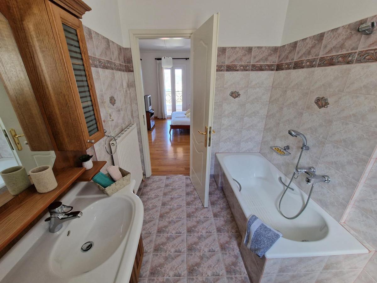 Villa Liana : Luxury Villa With Fantastic Sea View, Near Airport Porto Rafti Luaran gambar