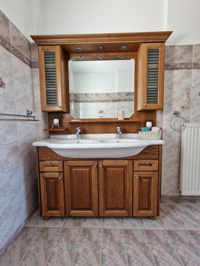 Villa Liana : Luxury Villa With Fantastic Sea View, Near Airport Porto Rafti Luaran gambar